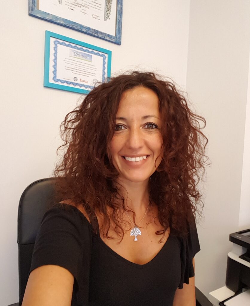 Dott.ssa Monica Patrucco, logopedista a Torino e Asti, nella sua foto di presentazione professionale